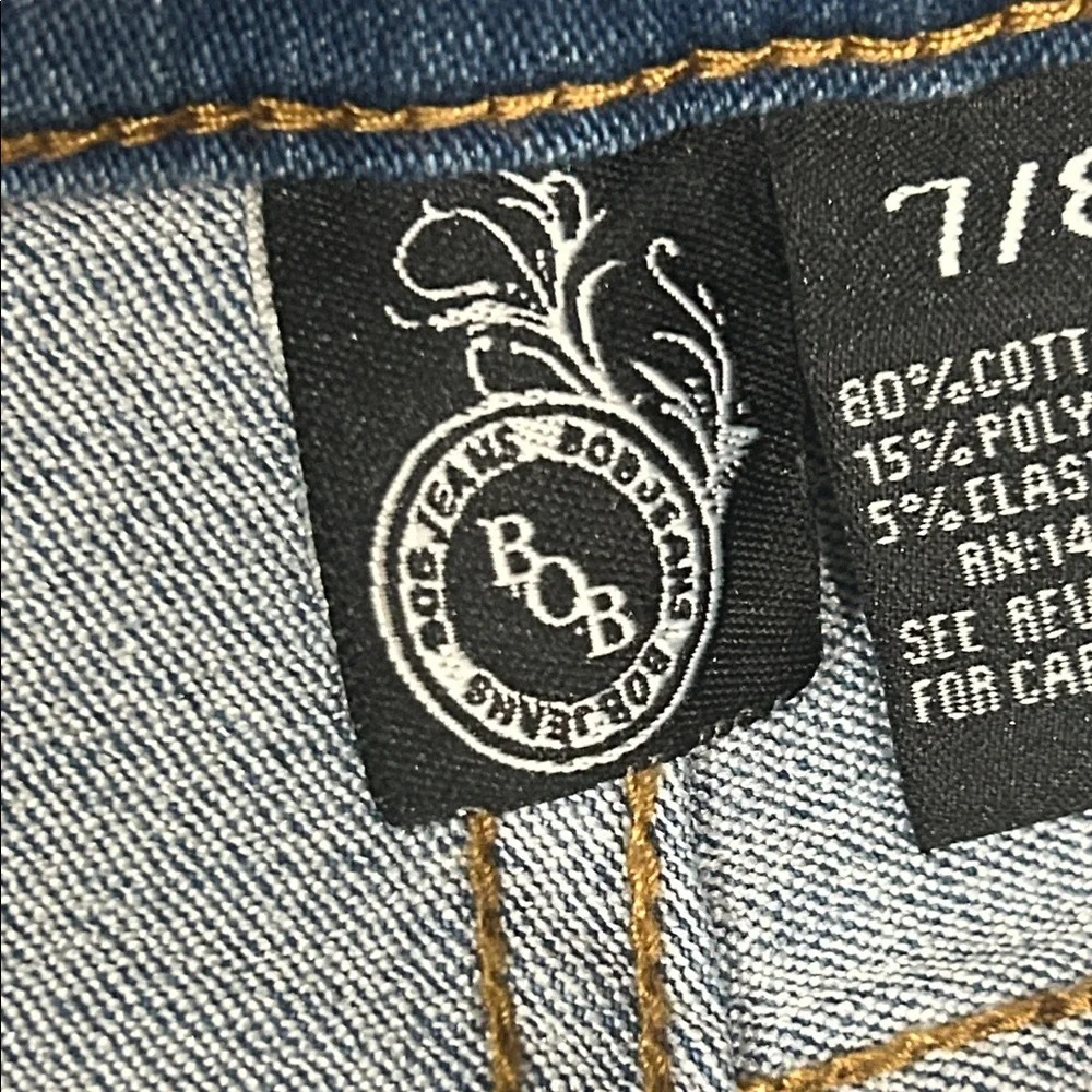 BOB Jeans Stylish Blue Distressed Women Jeans size 7/8 NWOT - Picture 3 of 9